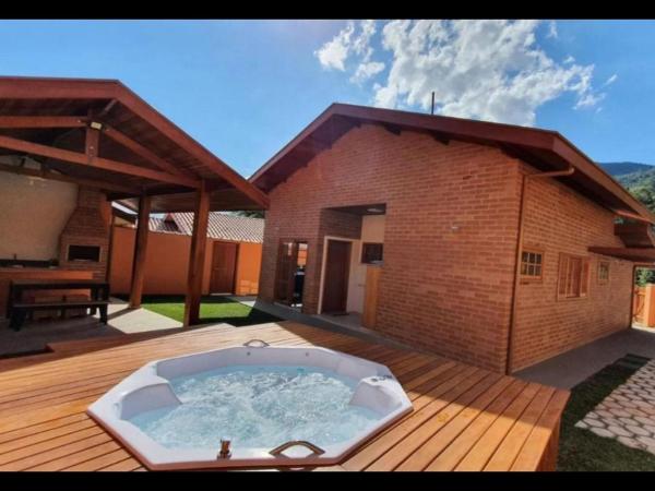 Villa da Serra - Casa 02, Забронировать  Сан-Бенту-ду-Сапукаи Mantiqueira Mountains