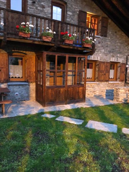 Flora Alpina apartments - Residenza Bieltschocke, Забронировать  Грессоне-Сен-Жан Грессоней