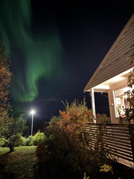 Northstay - Tromsø Urban Escape, Modern House with 3 bedrooms, Free Parking, Забронировать  Тромсё 