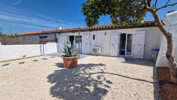 Villa Verger - Maison de plain pied - 2 chambres - clim - 2 grandes terrasses - proche plage et commerces, Забронировать  Сен-Сиприен-Плаж Лангедок-Руссильон