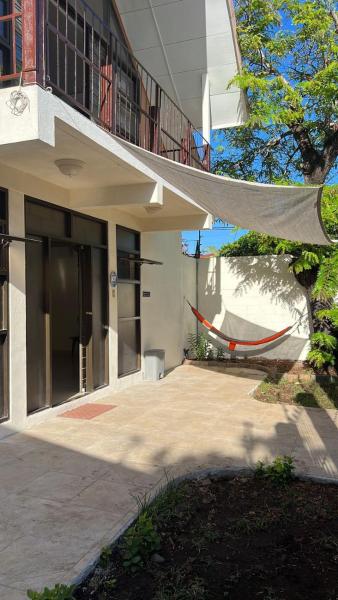 Villa de Playa - 4 Habitaciones, Забронировать  Пунтаренас Коста-Рика, рядом с Стадион «Лито Перес»
