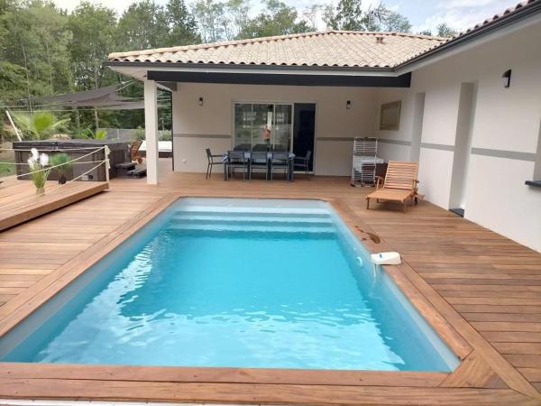 Villa Donostia - Jacuzzi & piscine chauffée, Забронировать  Эгморт-ле-Грав Аквитания