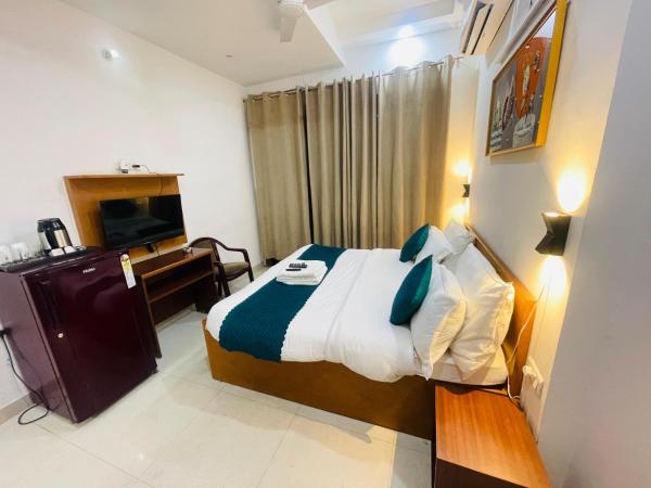 Aura Luxury studios near Artemis hospital Gurugram, Забронировать  Гургаон штат Харьяна