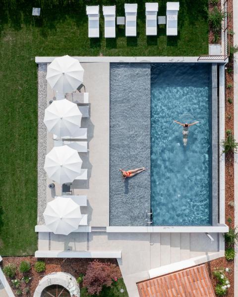 Agriturismo Prà dellOrt - Wishing Wellness, Забронировать  Отели Вальдоббьядене с бассейном, Бассейн