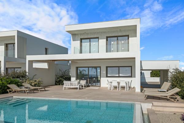 Serenity Waves Villa 8, Забронировать  Отели Sophtadhes с бассейном, Бассейн