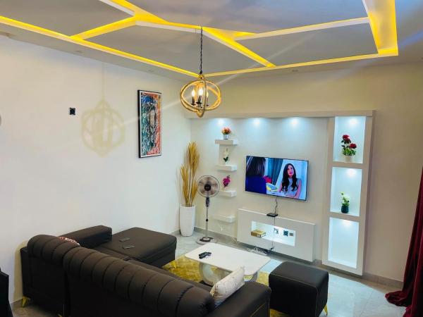 Duplex Villa entier avec Garage privee, Забронировать  Недорогие отели Котону, недорогие