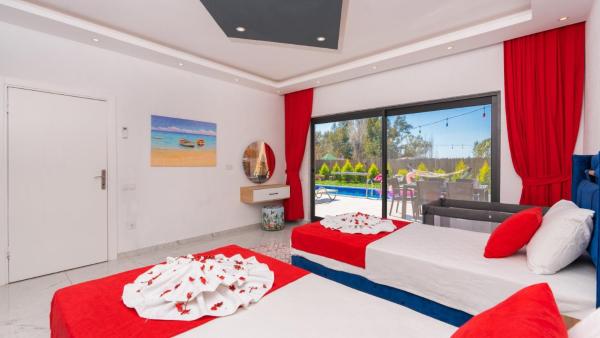 Caykoy Village 2 Bedroom Villa - Private pool and Garden