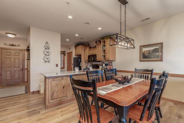 2BR Village At Indian Point 1807 near SDC - Free Tickets Daily up to $500, Забронировать  Брэнсон Table Rock Lake
