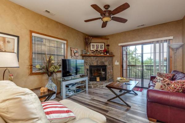 2BR Village At Indian Point 1305 near SDC - Free Tickets Daily up to $500, Забронировать  Брэнсон Table Rock Lake