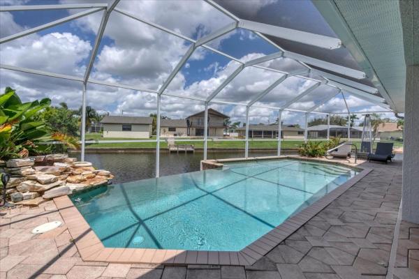 Relaxing Cape Coral Villa 1000: Pool on the Canal, Забронировать  Кейп-Корал Southwest Florida