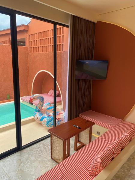 Anom Villa Jogja With Private Pool, Забронировать  Отели Кабупатен-Слеман с бассейном, Бассейн