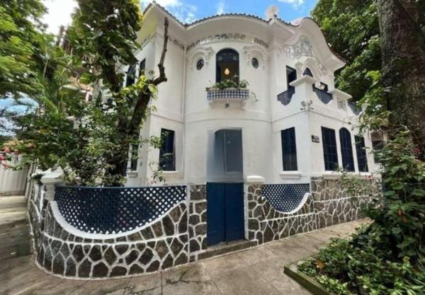 Casa Colonial 3 Suites na Urca - Rio de Janeiro, Vista Baía Guanabara e Vista Pão de Açucar, Забронировать  Urca Рио-де-Жанейро