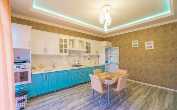 Villa vüq, Забронировать  Отели Гусара с бассейном, Бассейн
