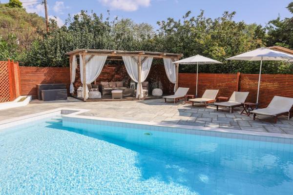 Beachside Villa Causton with private pool, Забронировать  Скиатос остров Скиатос, рядом с Пляж Колиос
