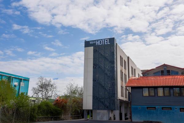 Bucharest Airport Hotel, Забронировать  Отели в центре Отопень, в центре