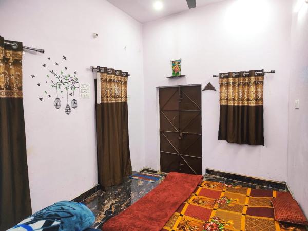 Maa sheetla homestay, Забронировать  Недорогие отели штата Уттар-Прадеша, недорогие
