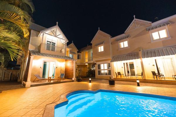 Modern Villa with Pool, 5 Min to Beach - LB3, Забронировать  Отели Флик-ан-Флак с парковкой, Парковка