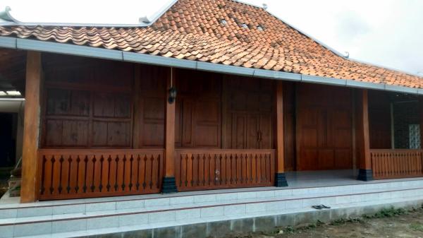 Homestay Wongso Kasongan, Забронировать  Jarakan Yogyakarta Province