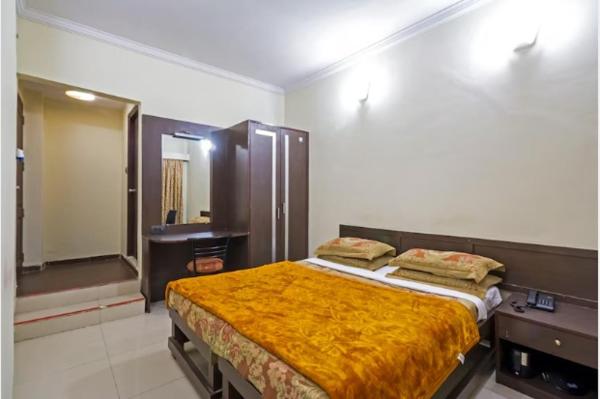 JK Rooms 108 Hotel Royal Regency
