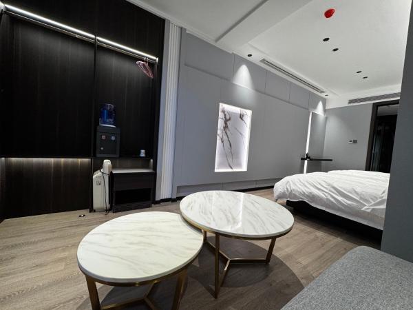 Pingyao Baichanghong Inn