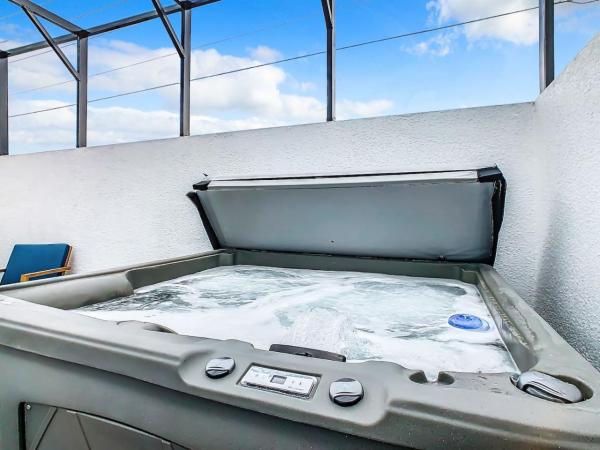 Spacious 3BR plus Den with Hot Tub, Near Disney, Забронировать  Давенпорт Orlando Metropolitan Area