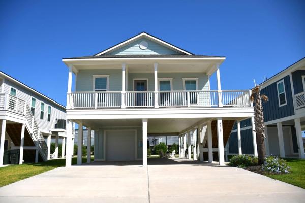 New Sunny Villa-1 Block From Beach, Забронировать  Галвестон Texas Gulf Coast