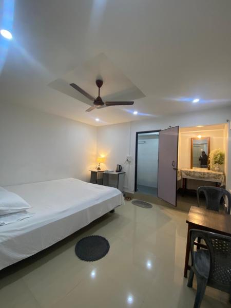 Nagaon Homestay, Забронировать  Недорогие отели Nowgong, недорогие
