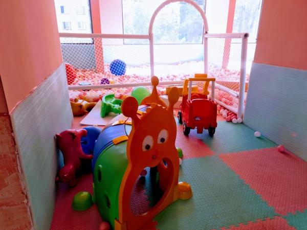 Executive living two bedroom apartment with heated swimming pool and well equipped gym with amazing city scenic views, Забронировать Апартаменты/квартира Найроби Каунти Кения