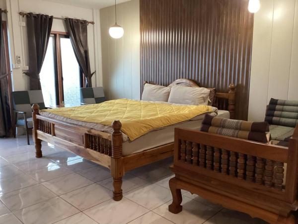Baan Khunsri Guesthouse, Забронировать  Недорогие отели Чианграй, недорогие