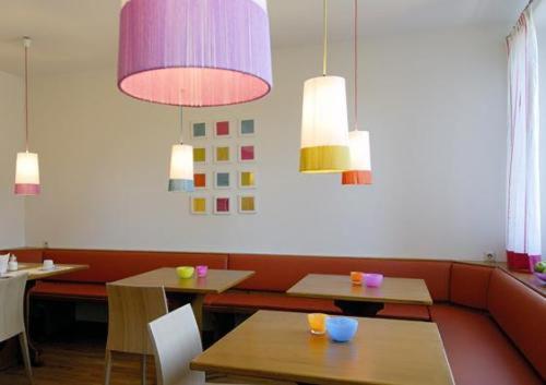 Business & Budget Hotel Tessin