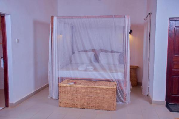 Elsewhere-Farakunku Eco Lodges, Забронировать  Таджеринг Kombo South