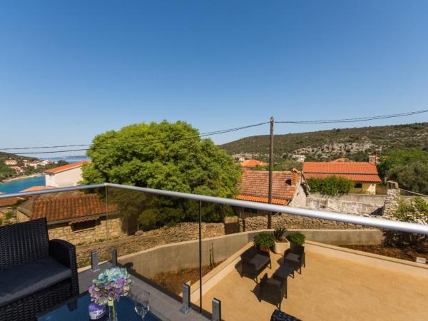 Villa LA-Comfort One Bedroom Apartment with Sea View Terrace 1, Забронировать Апартаменты/квартира Отели Сплитско-Далматинской жупания с парковкой, Парковка