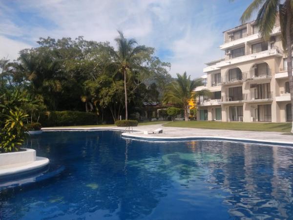 Habitaciones con baño privado en Departamento compartido en Club Santiago Manzanillo, Забронировать  Недорогие отели Мансанильо, недорогие