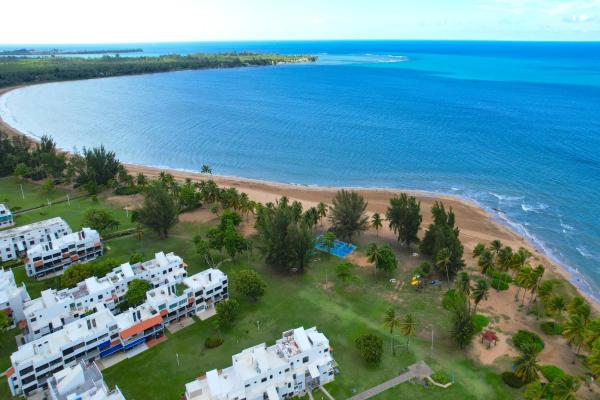 Villa Layka Beach House at Playas del Yunque, Забронировать  Отели Рио-Гранде с парковкой, Парковка