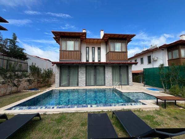Derya Beach Agullu Villa, Забронировать  Отели Провинции Антальи с парковкой, Парковка