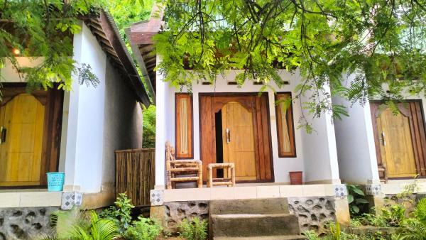 Diki Bungalows, Забронировать  Кута, остров Ломбок Ломбок