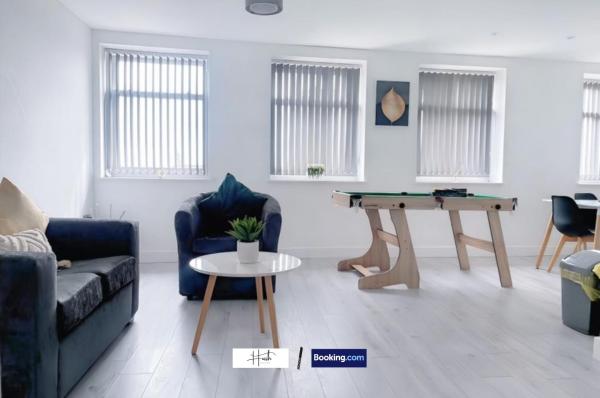 Stylish 2 Bedroom Apartment with Free Parking Games and High Speed WiFi by Hush Haven Homes, Забронировать Апартаменты/квартира Кингстон-апон-Халл Восточный райдинг Йоркшира, рядом с Плавучий маяк Сперн