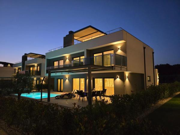 Villa Centinera mit Pool in Meernähe, Забронировать  Баньоле Pula Riviera