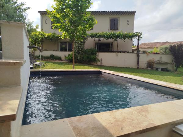 Villa face au Mont Ventoux avec bassin, Забронировать  Моден Франция