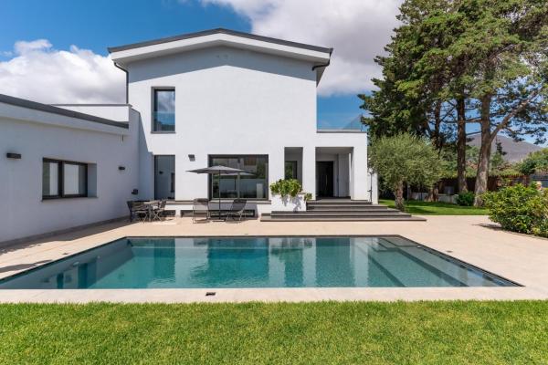 Villa Tina Mondello, Забронировать  Отели Монделло с бассейном, Бассейн