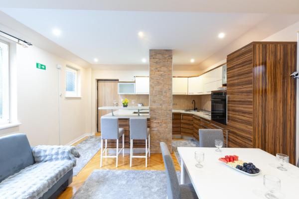 Evergreen Apartments, Забронировать Апартаменты/квартира Отели Високо с парковкой, Парковка