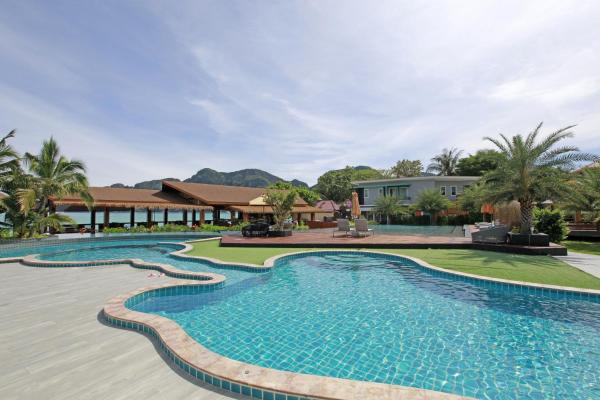 Phi Phi Andaman Beach Resort