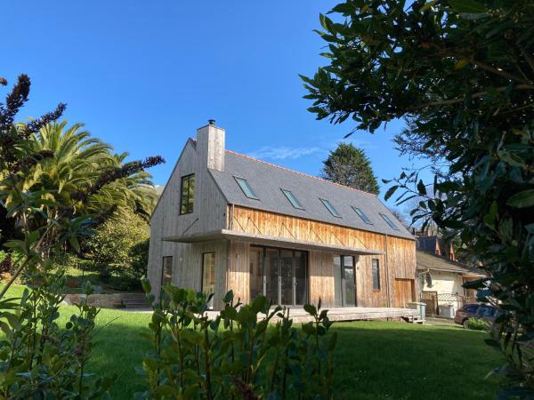 Villa en bois Perros-Guirec - GWEZ-ROZ, Забронировать  Отели в центре Перрос-Гирек, в центре