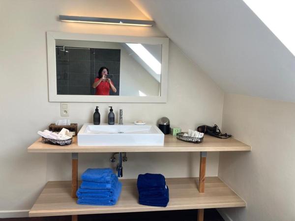 F1 Circuit 2Min 2 Rooms Stay, Забронировать  Отели Ставло с бассейном, Бассейн