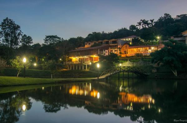Hospedagem Vila Rica - 500m do centro de Cunha SP, Забронировать  Отели Сан-Паулу с бассейном, Бассейн