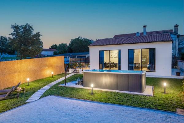 Villa Radola Relaxia by IstriaLux, Забронировать  Отели Hrboki с бассейном, Бассейн