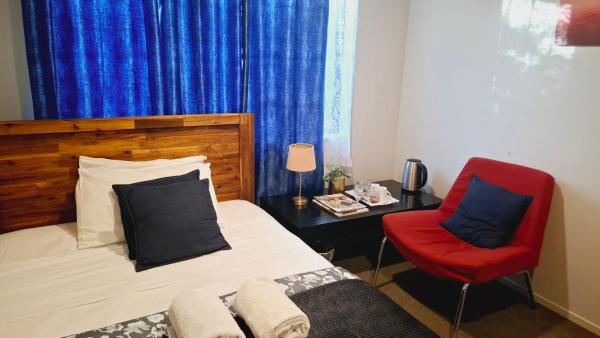 Modern Sunny & Comfy Rooms with Ultra-Fast Fibre & Free Parking, Забронировать  Окленд 