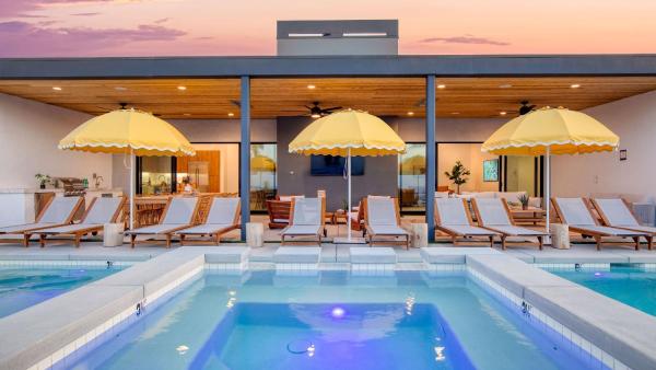 Polo Villas Bella 2 Homes Putting Green Bocce Ball Sleeps 32, Забронировать  Ла-Кинта Coachella Valley