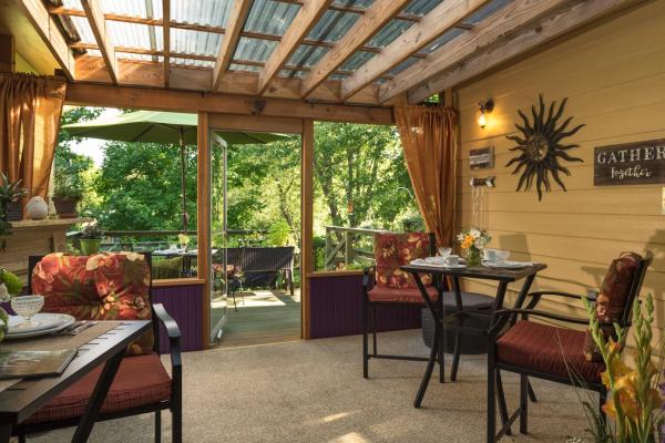 Hartzell House Bed and Breakfast