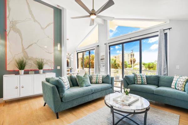 Beach Rd, 300ft to Beach Access & 500ft to Siesta Key Village, 2bdr, Забронировать  Сиеста-Ки Sarasota Area